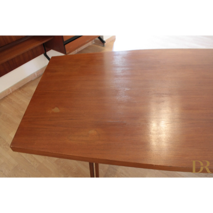 Alt testo: Tavolo Tolomeo di Ico Parisi ed Ennio Fazioli, 1958, tavolo in legno rettangolare