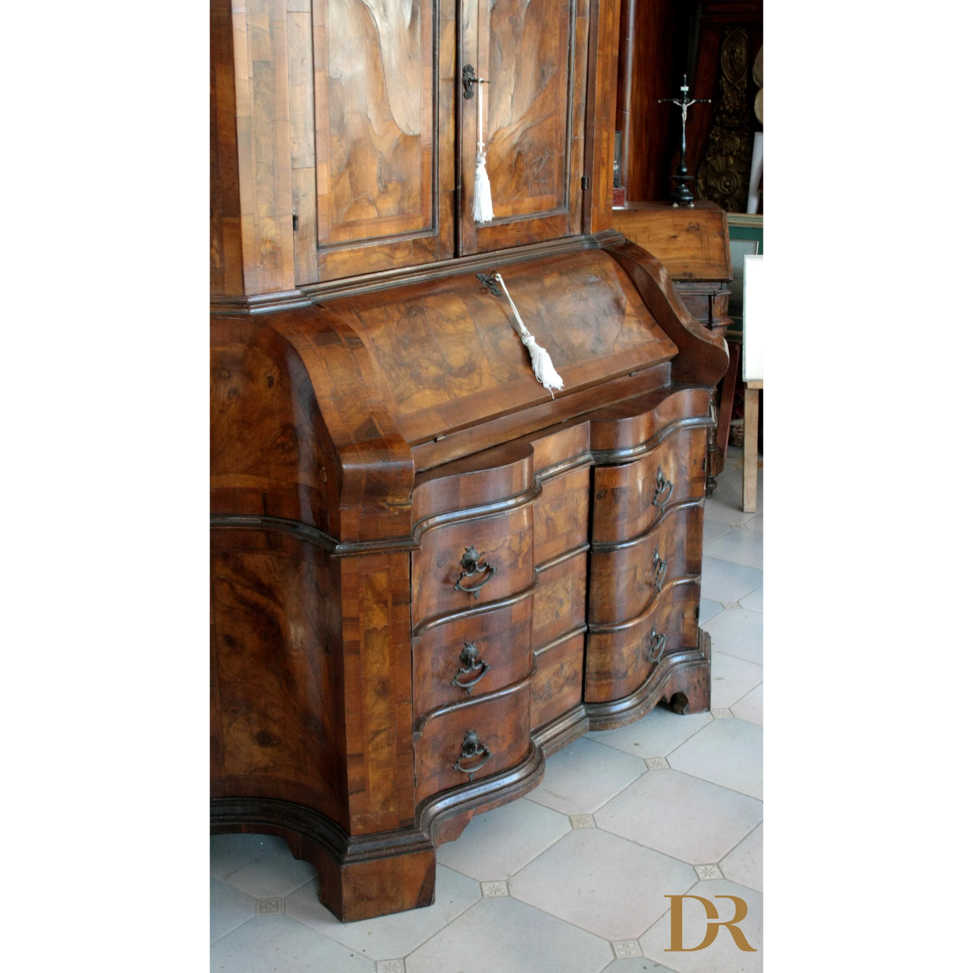 Scrivania segretaria antica in noce e radica di noce, stile vintage italiano casa