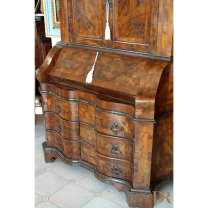 Scrigno vintage italiano lombardo in noce per casa e design, XIX secolo Nord Italia