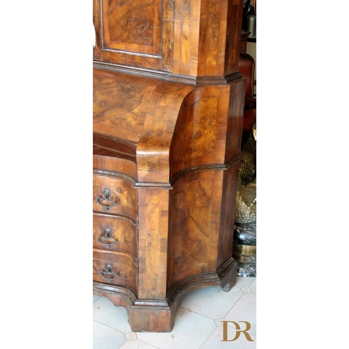 Antico scrittoio segretario in noce con marqueterie, design vintage per casa