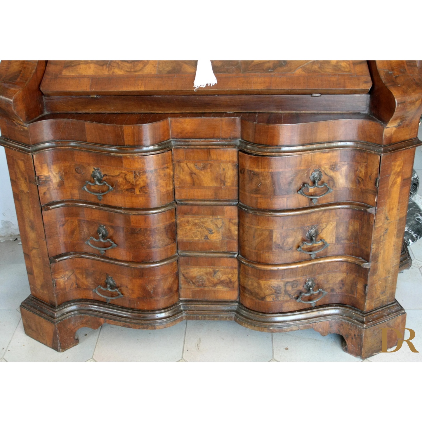 Comò vintage in noce e radica di noce, design italiano, pezzo unico casa Nord Italia