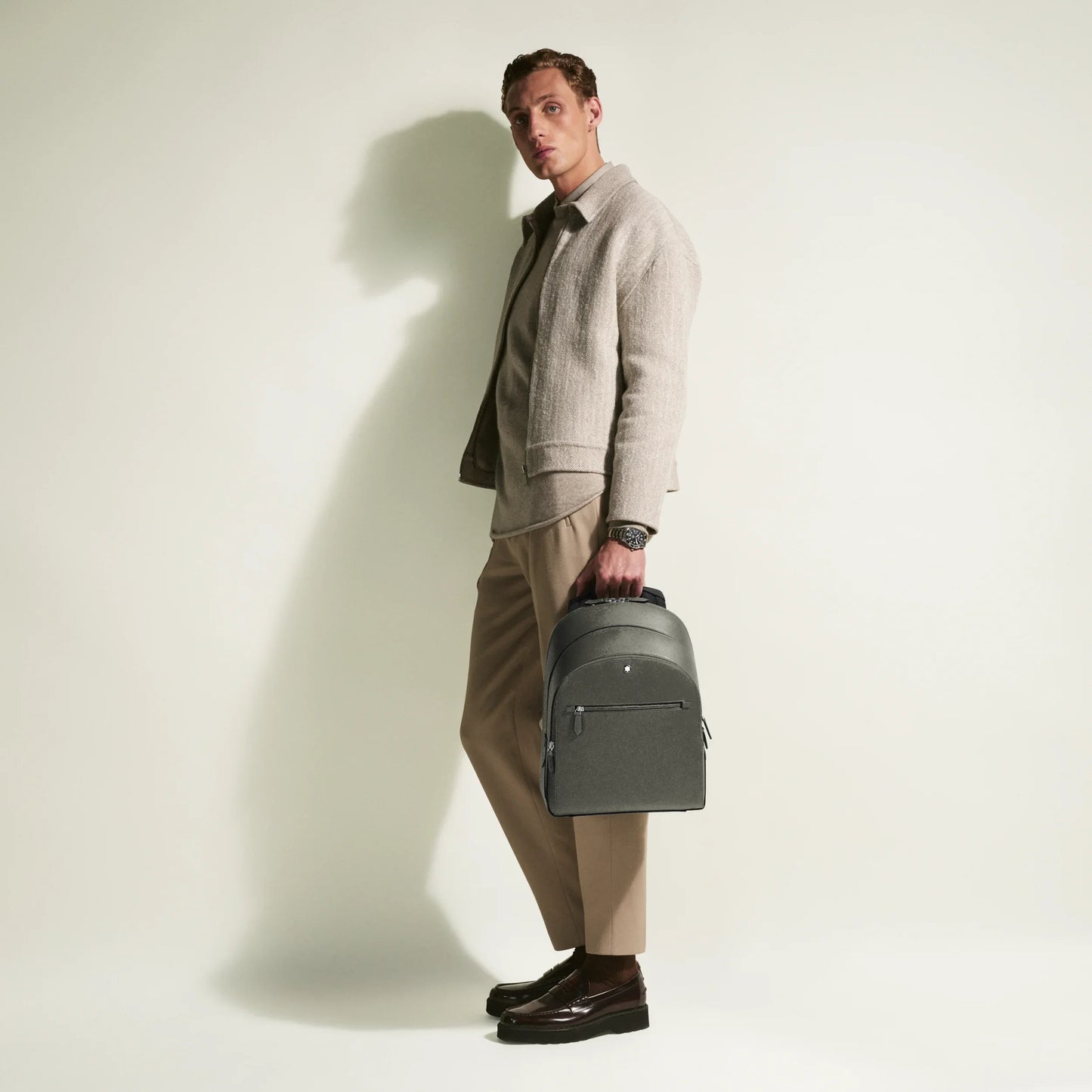 万宝龙 Sartorial 中号三隔层双肩包，中灰色 199360
