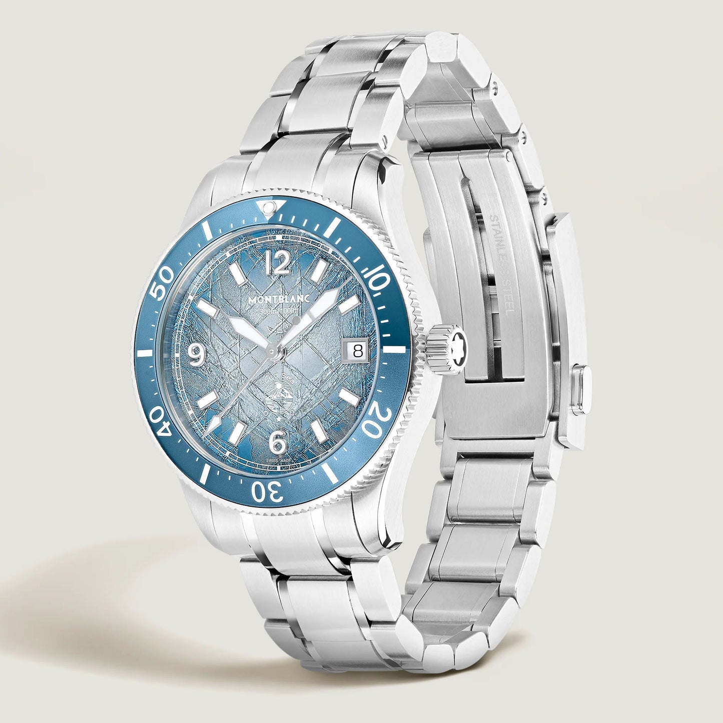 万宝龙 Iced Sea Automatic Date 0 Oxygen 38毫米 蓝色自动钢表 134022