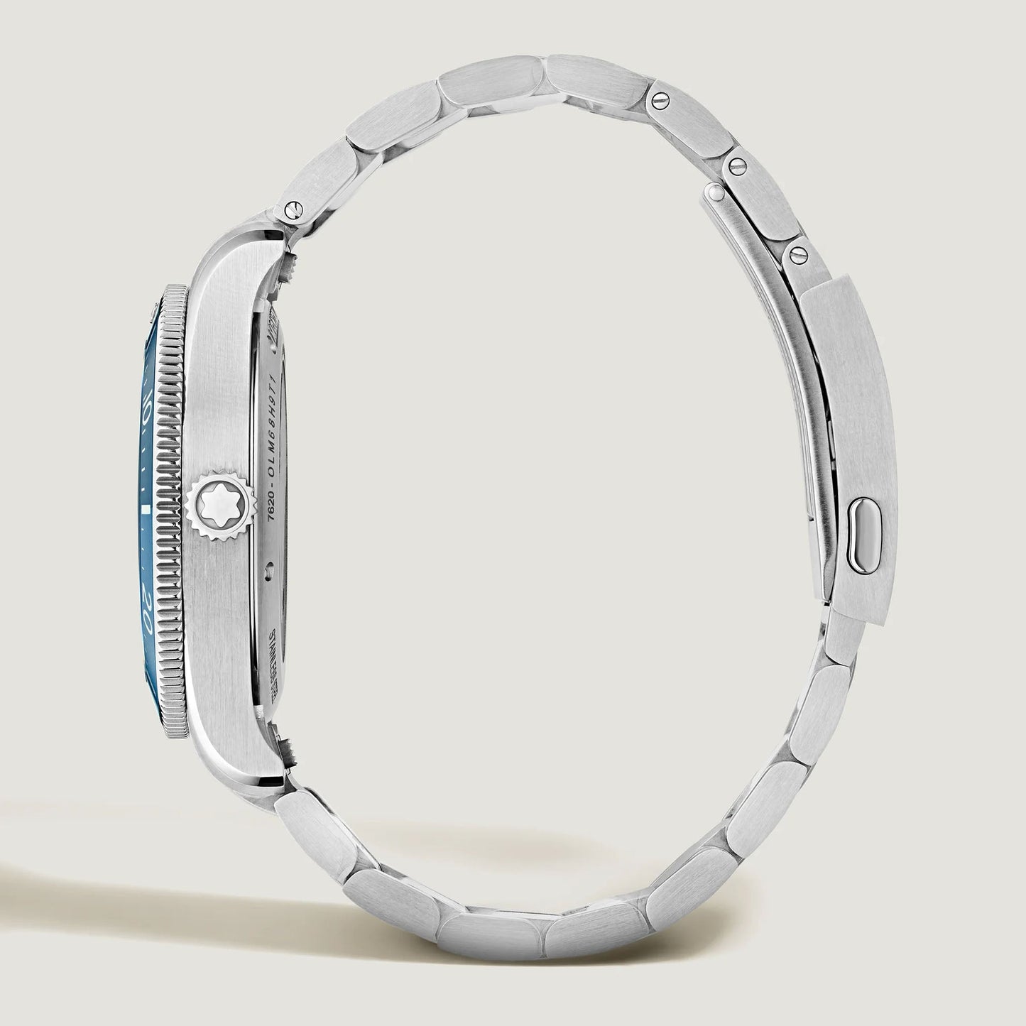 万宝龙 Iced Sea Automatic Date 0 Oxygen 38毫米 蓝色自动钢表 134022